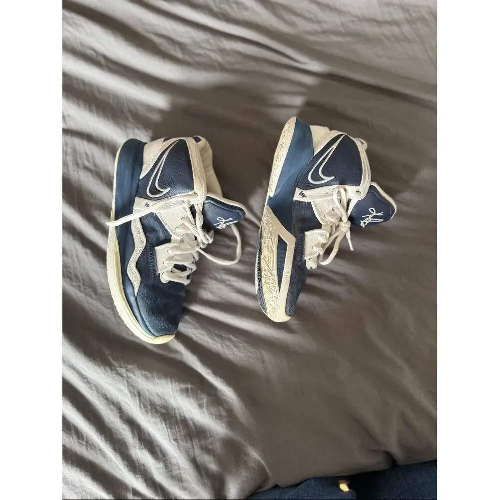 Nike Kyrie Infinity Boys Midnight Navy Blue Size 5.5
